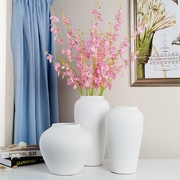 简约白色手工磨砂粗陶花瓶陶罐高级感设计师摆件客厅插花陶瓷花器