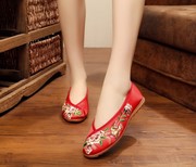 正宗老北京布鞋女士平底拍照纯棉复古大红色绣花婚鞋红底 秀禾鞋