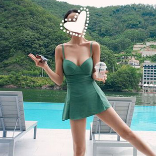 韩国ins泳衣女夏2023裙式保守显瘦遮肚分体钢托小胸聚拢温泉泳装