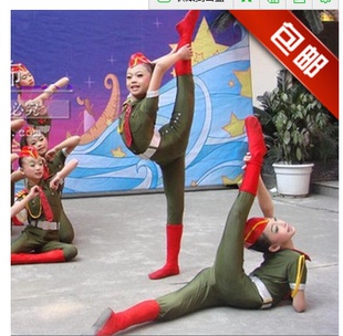 儿童兵娃娃演出服男女童迷彩长裤，小女兵舞蹈服装连体军服装表演服