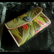 手工真皮男包女包订制皮雕彩绘绿色鸢尾花，零钱包名片盒卡包收纳包