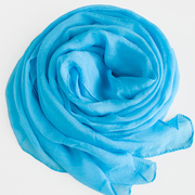 女秋冬季浅蓝色丝巾舞蹈，韩版纯色保暖纱巾，长款雪纺围巾披肩两用