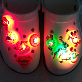 卡洛驰洞洞鞋鞋扣 crocs沙滩鞋亮灯 LED发光闪灯3D立体鞋花鞋配件
