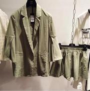 新欧洲站军绿色纯色喇叭，袖7分袖，外套+短裤套装