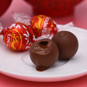 瑞士进口喜糖果Lindt瑞士莲牛奶巧克力软心球单粒散装 满40粒