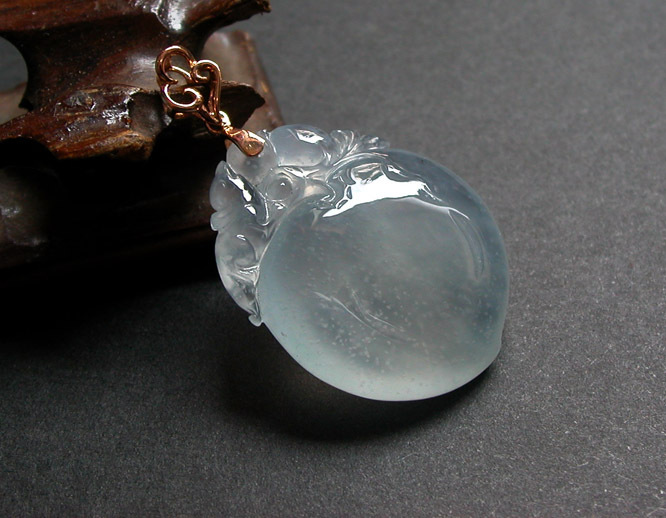 老坑玻璃种荧光翡翠寿桃挂件\/缅甸正品a货玉石