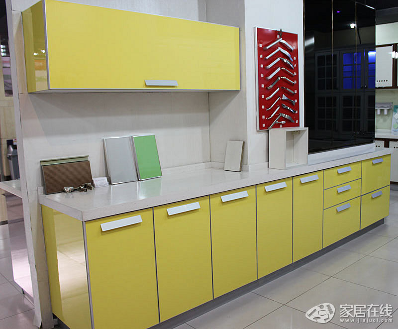 宁波厂家直销整体橱柜衣柜模压门烤漆门酒柜晶