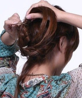 斜刘海<em>直发发型图片</em>发型大变身~村姑瞬间变名