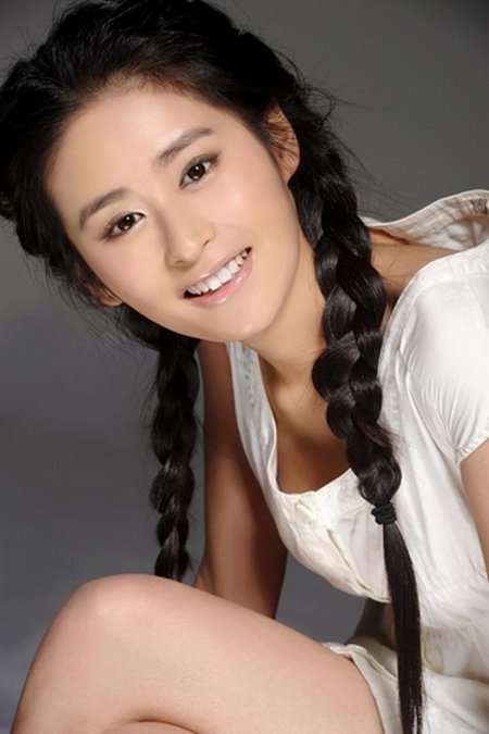 内地版杉菜颖儿变身足球宝贝为世界杯加油图片