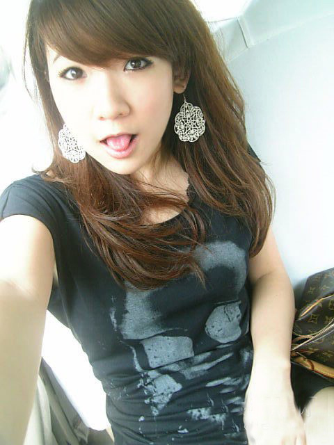 网络红人ck搭配女王 大爱欧美风的网络美女陆