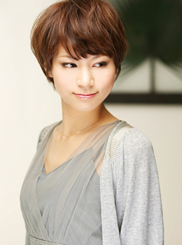 最受男性欢迎的方脸适合什么样的发型妩媚发型-