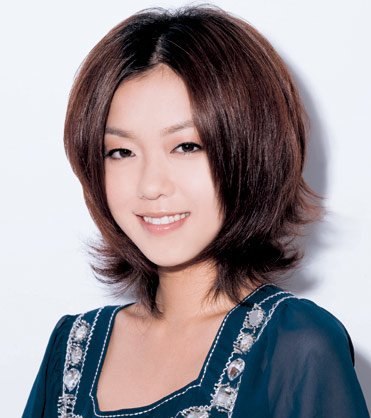 轻梨花头松<em>剪</em>盘<em>头发</em>的视频出完美显脸小的发型