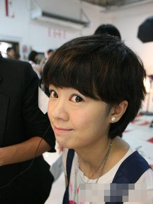 快女最新大片<em>发量少适合的短发</em>花絮曝光 玩复