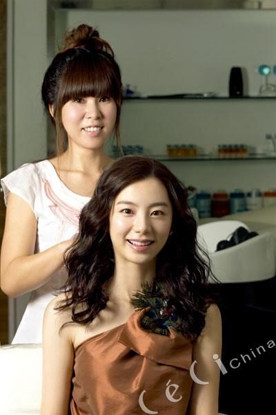 盘头发技巧的可爱<em>发型</em>9位<em>韩国女明星</em>的<em>卷发</em>保